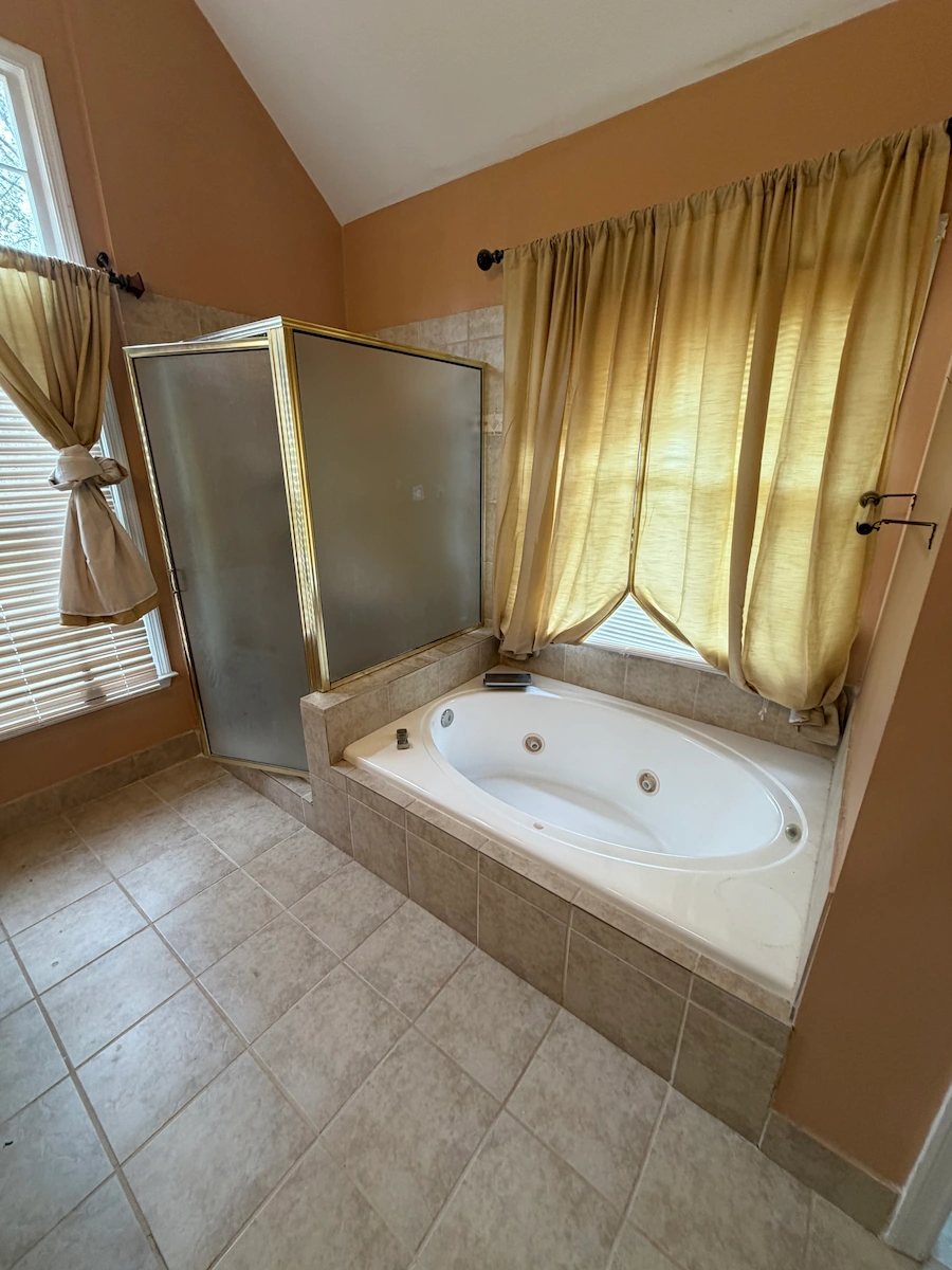Bathroom before renovation